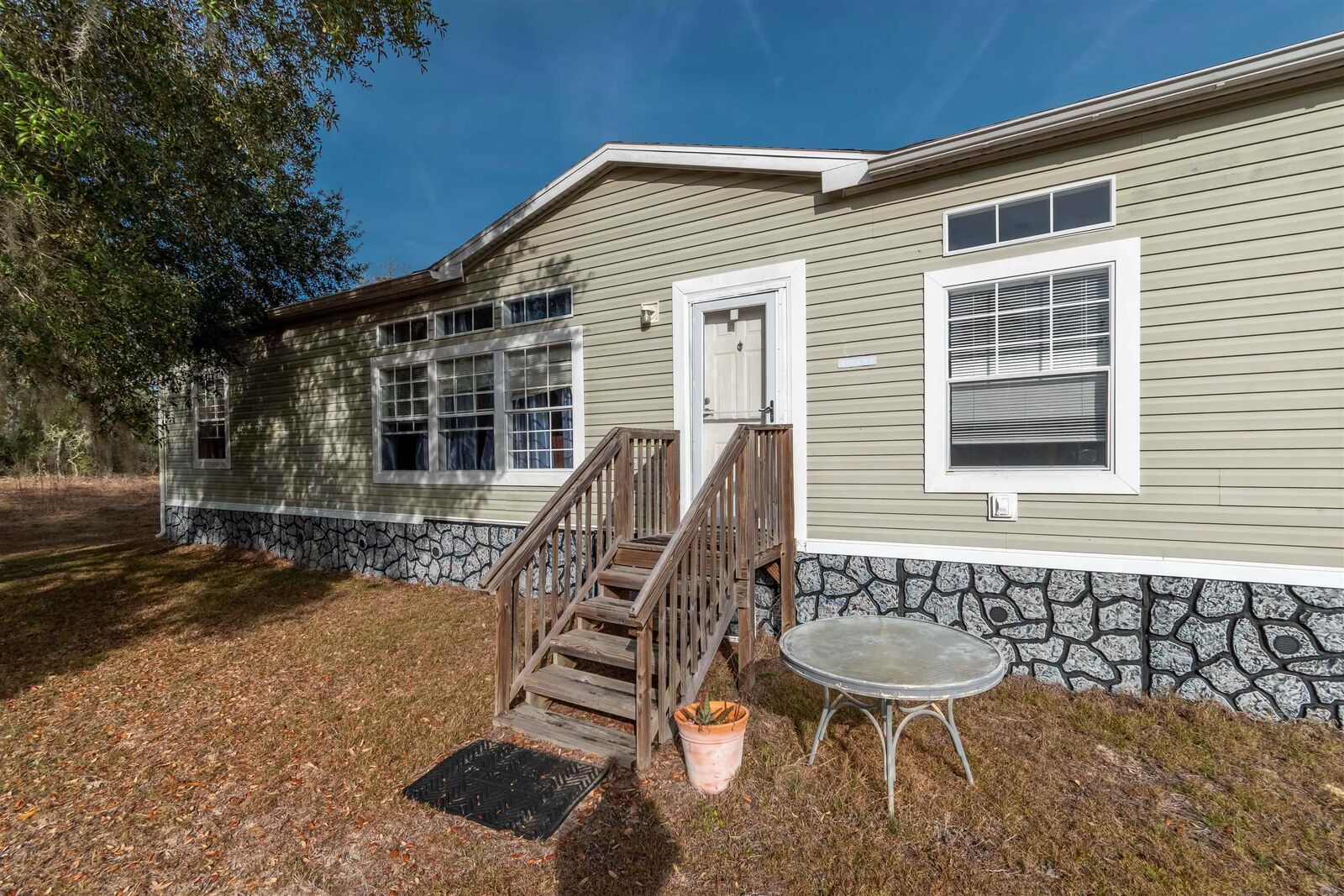 Property Photo:  10351 NE 90th Street  FL 32621 
