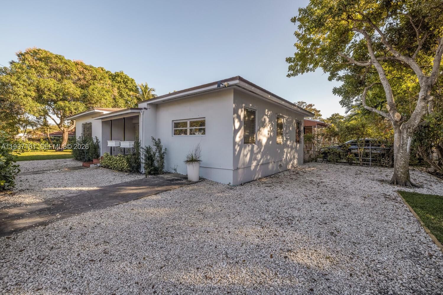 Property Photo: 424 NW 53rd St FL 33127