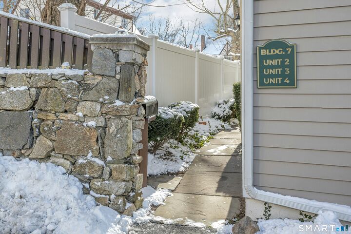 Property Photo:  54 Hope Street 4  CT 06906 