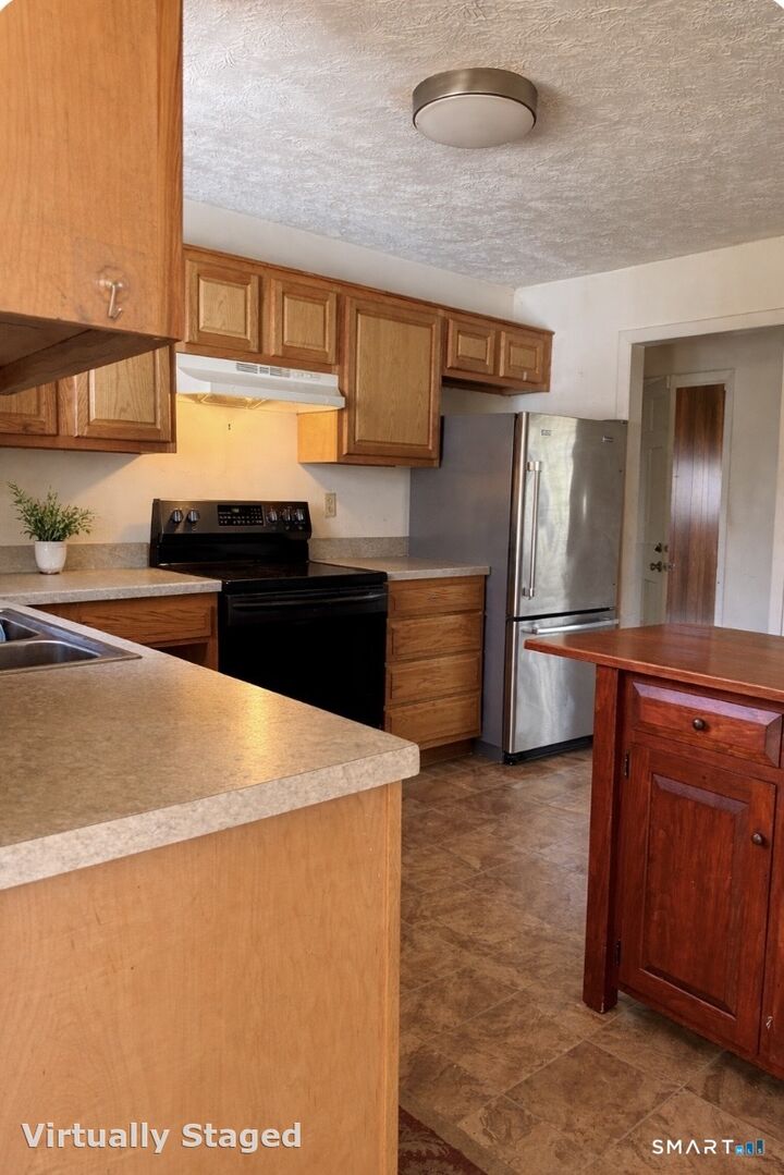 Property Photo:  158 Leetes Island Road  CT 06405 