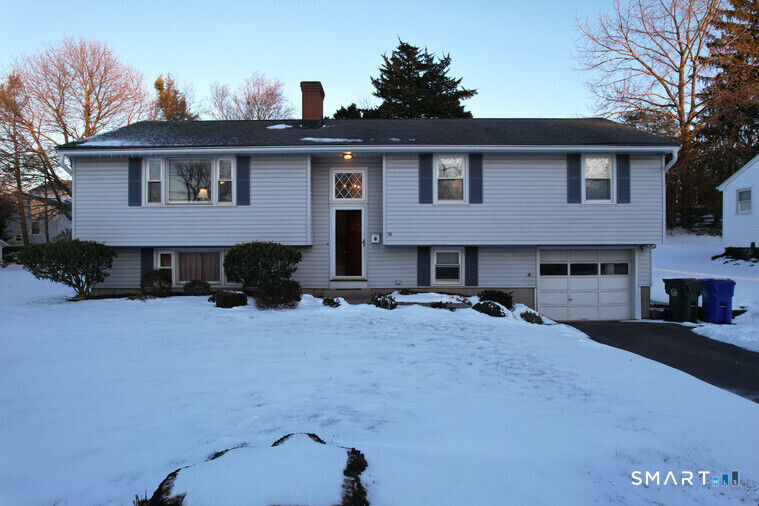 Property Photo:  58 Berkeley Place  CT 06111 