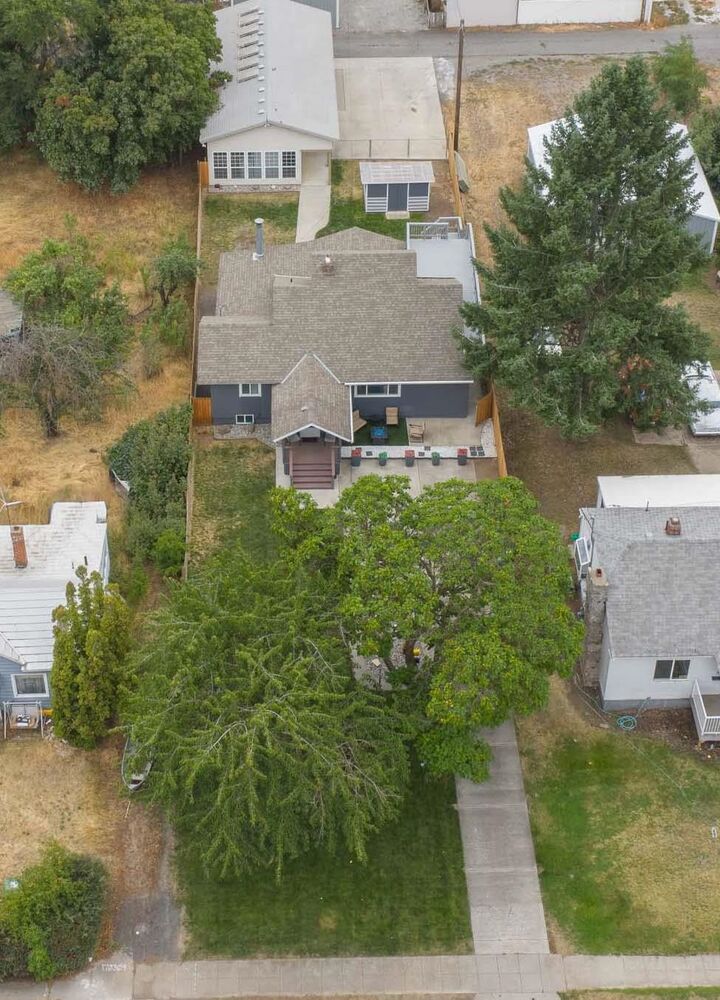 Property Photo:  3704 E 28th Ave  WA 99223 