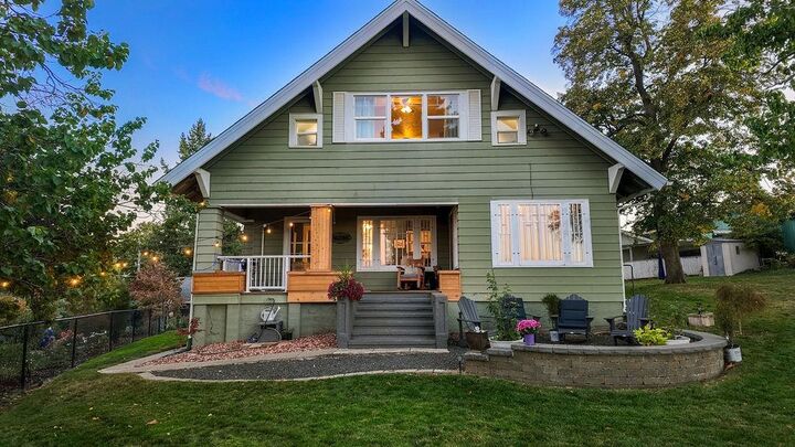 Property Photo:  2128 E Altamont Pl  WA 99202 