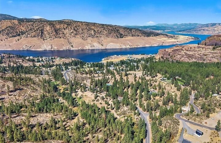 Property Photo:  25656 E Pine Cone Ct E Ct  WA 99147 