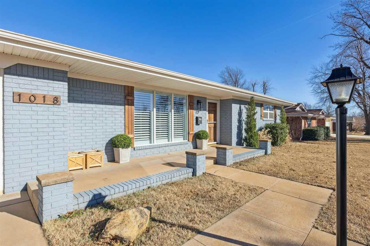 Property Photo: 1018 E 12th Street OK 74023