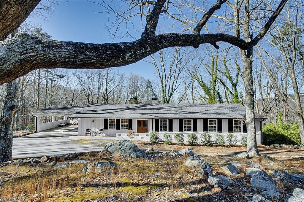 Property Photo:  1143 Westover Terrace  NC 27205 