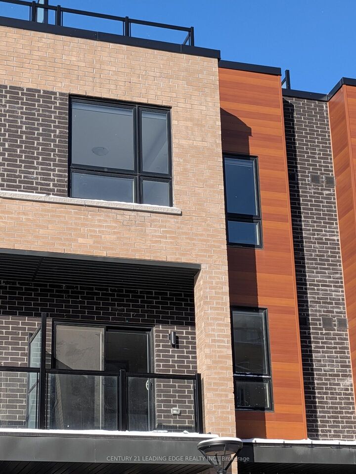 Property Photo:  16 Lytham Green Circle 25  ON L3X 0L6 