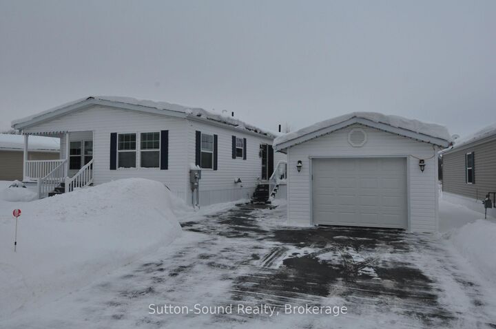 Property Photo: 144 Rosewood Drive ON N4K 5N5