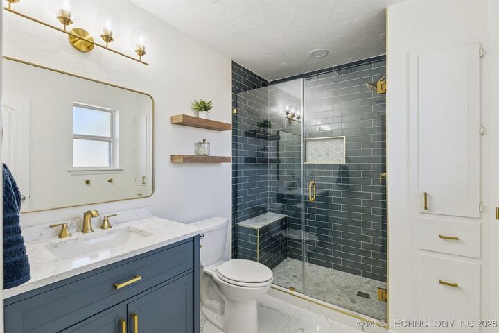 Property Photo: 1018 E 12th Street OK 74023