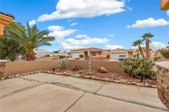 Property Photo:  2113 E Desert Lakes Drive  AZ 86426 