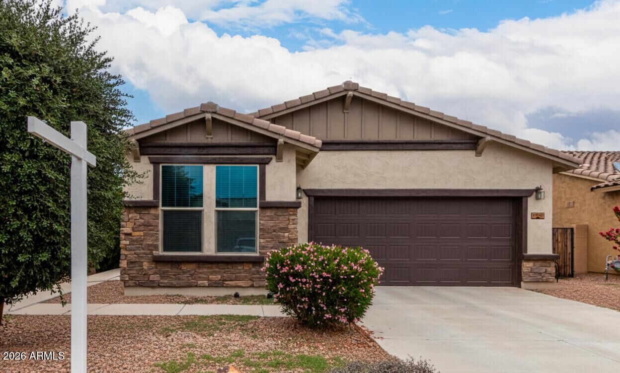 Property Photo: 41320 W Rio Bravo Drive AZ 85138