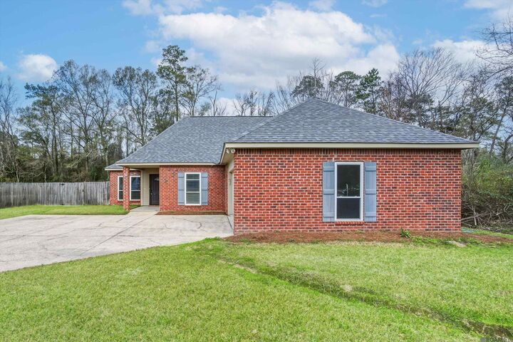 Property Photo:  8085 Wolf Creek Place  LA 70726 