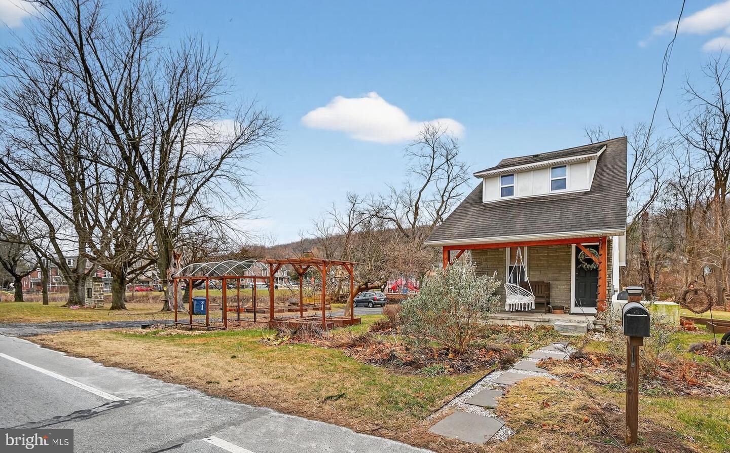 Property Photo:  1268 Valley Road  PA 19320 