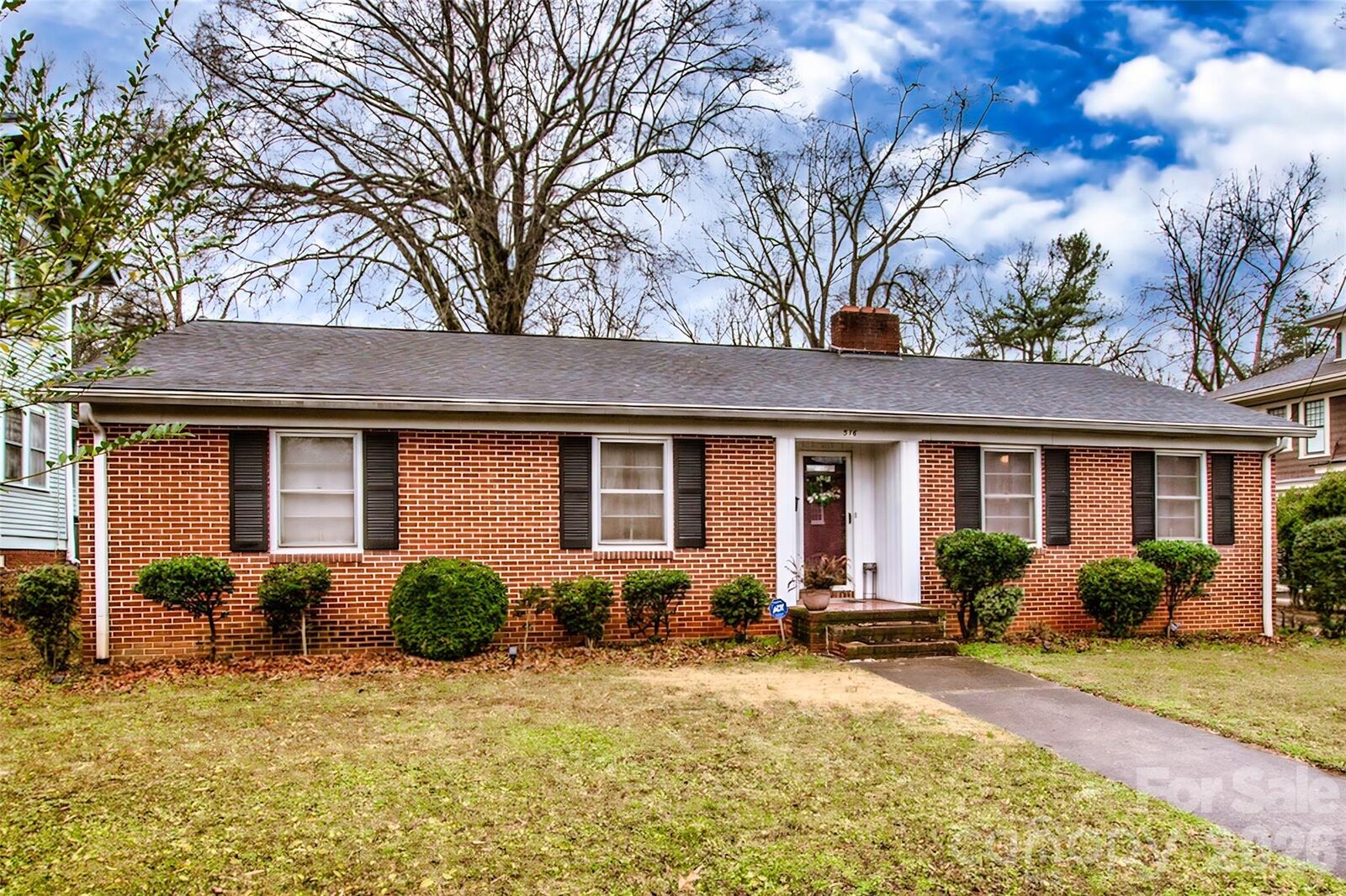 Property Photo:  516 S Mulberry Street  NC 28677 