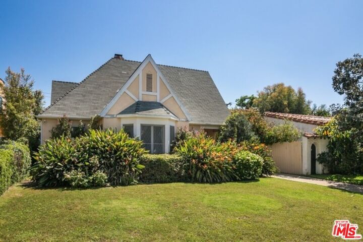 Property Photo:  1342 Woodruff Ave  CA 90024 