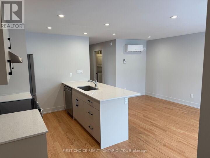 Property Photo:  1250 Trenton Avenue  ON K1Z 8J9 