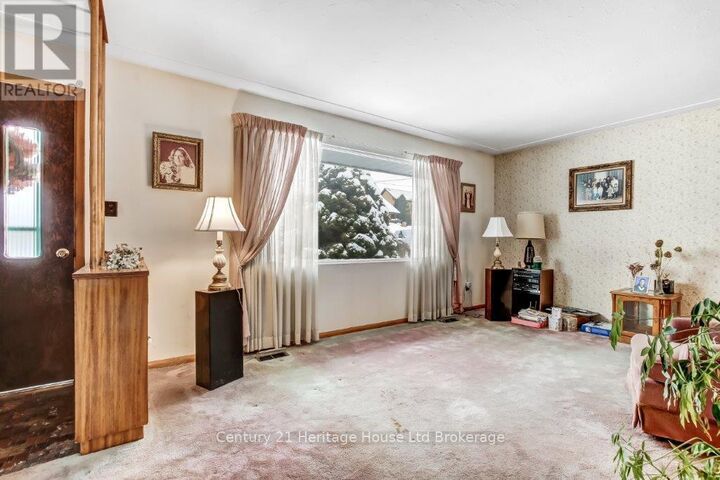 Property Photo:  876 Isabel Street  ON N4S 2A8 