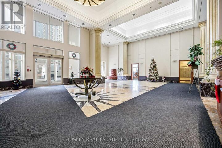 Property Photo:  8 Lee Centre Drive 1711  ON M1H 3H8 