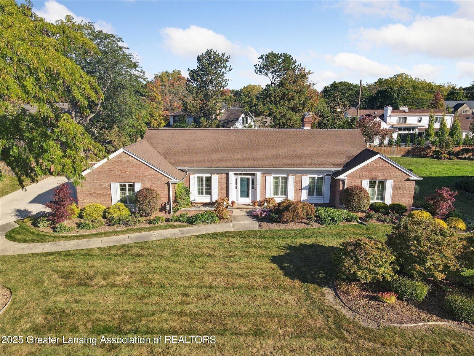 Property Photo: 943 Applegate Lane MI 48823