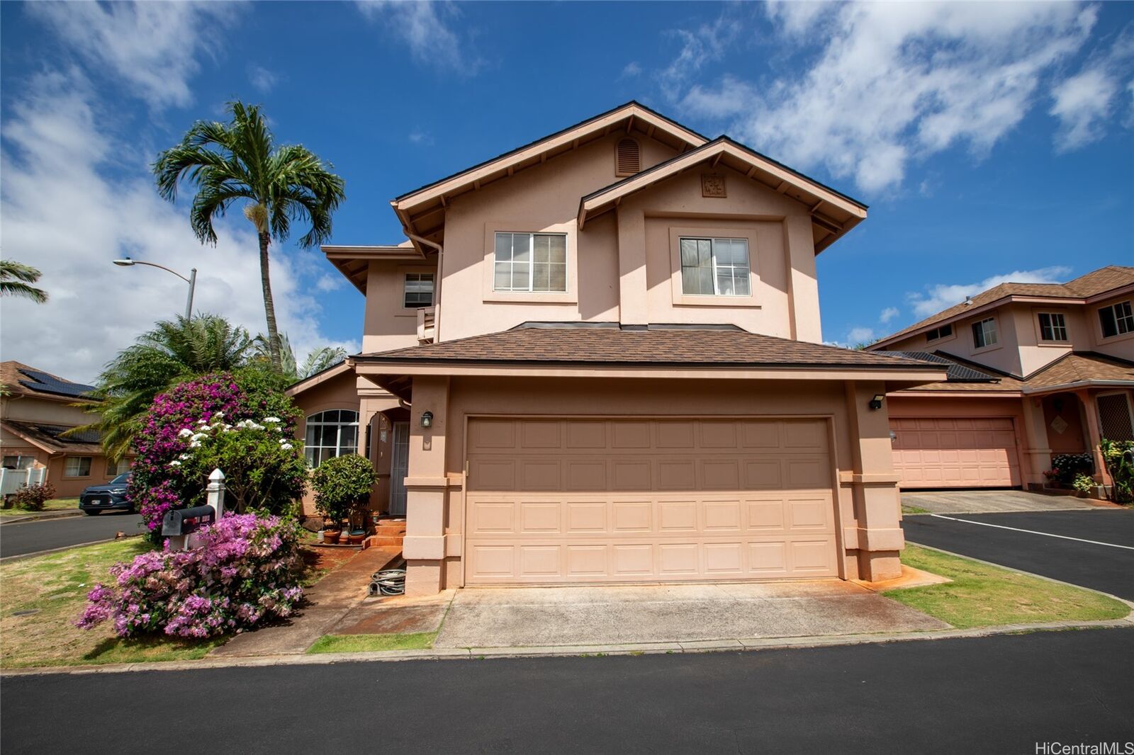 Property Photo:  94-212 Huewai Place 61  HI 96797 