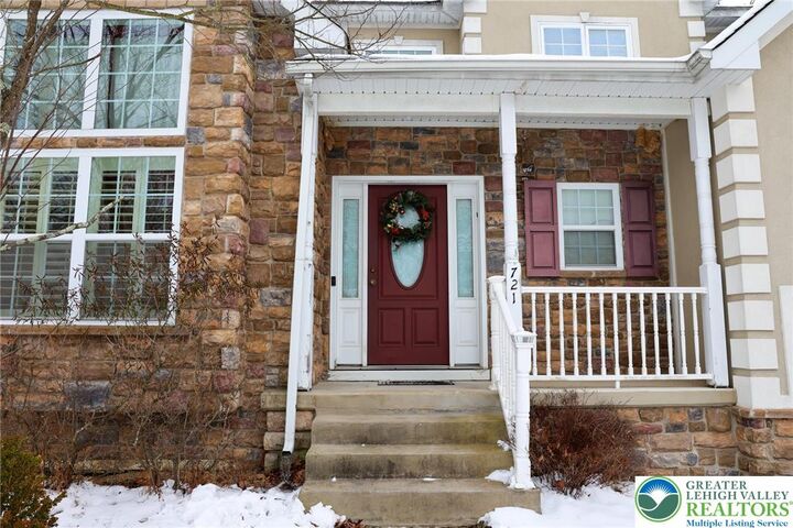 Property Photo:  5129 Hemlock Lane  PA 18371 