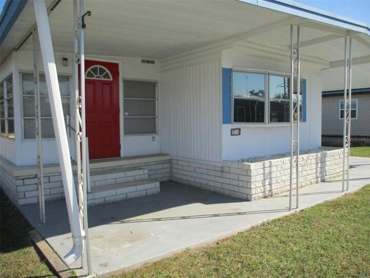 Property Photo: 3718 Castle Drive FL 33540