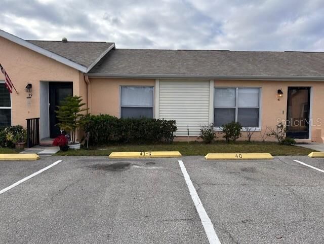 Property Photo:  40 E Country Cove Way  FL 34743 