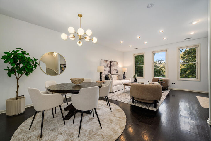 Property Photo: 1036 N Crosby Street IL 60610