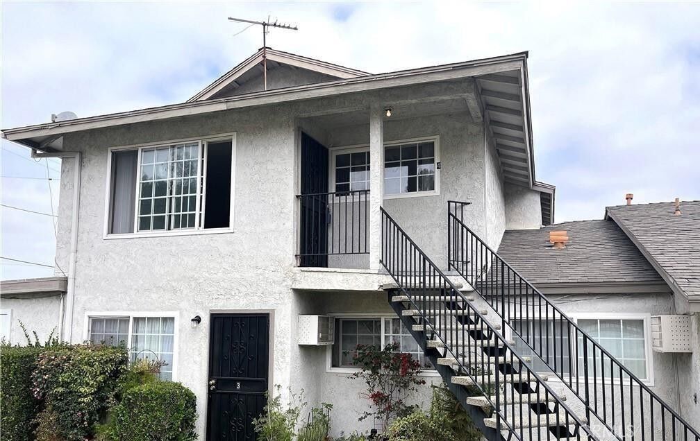 Property Photo:  101 N Tustin Avenue 3  CA 92807 