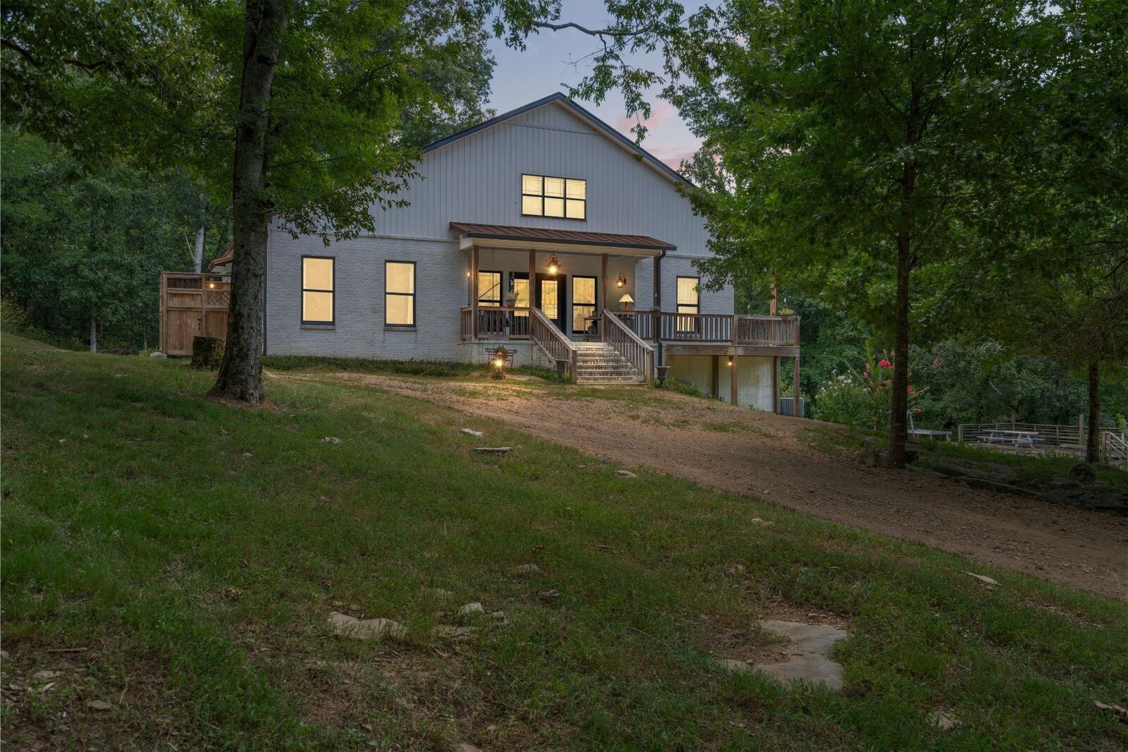 Property Photo:  170 Rodeo Dr  TN 38401 