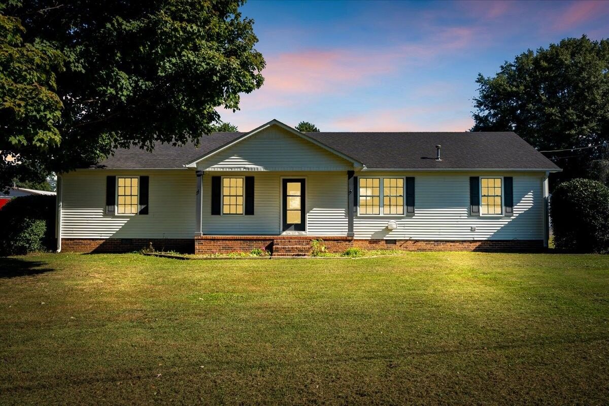 Property Photo:  145 Hawkins Dr  TN 37166 