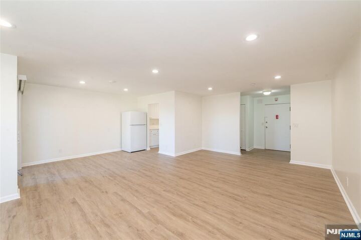 Property Photo:  1111 River Road G5  NJ 07020 