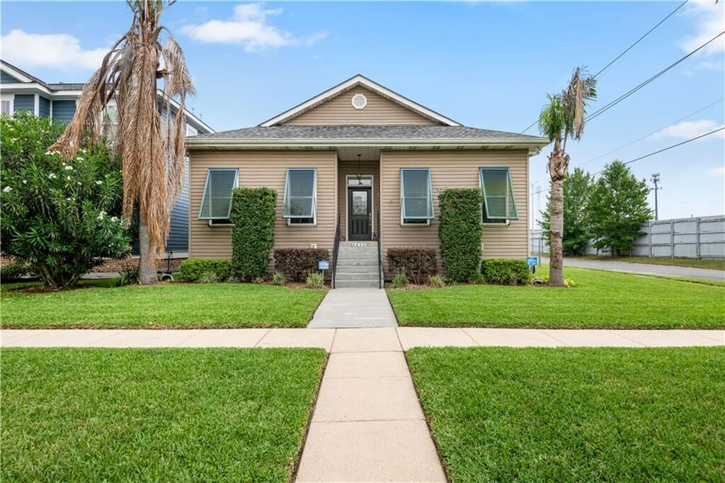 Property Photo:  5805 Argonne Boulevard  LA 70124 