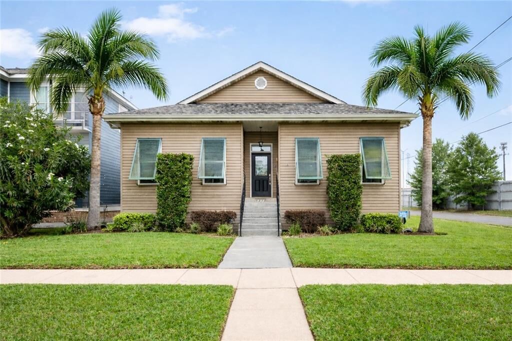 Property Photo: 5805 Argonne Boulevard LA 70124