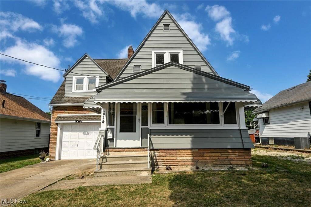 Property Photo:  614 Parkview Avenue  OH 44310 