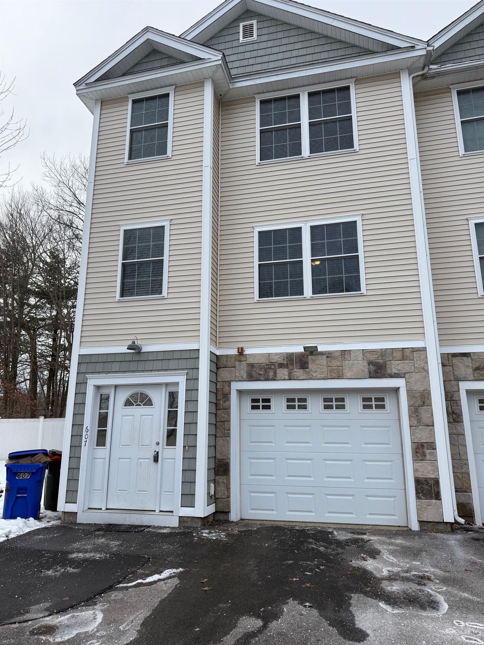 Property Photo:  607 Holt Avenue  NH 03109 