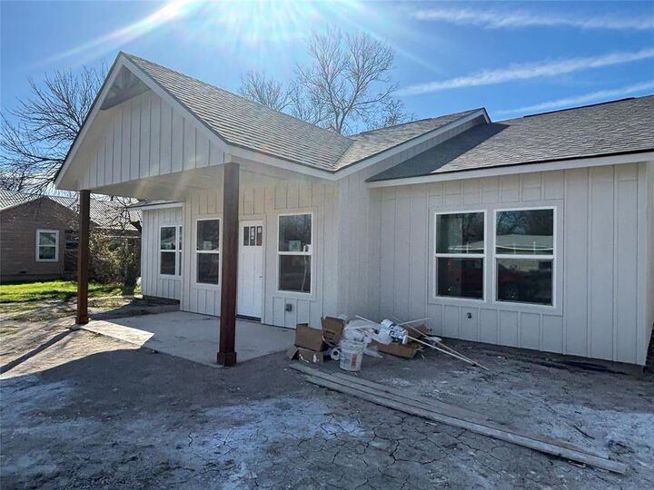 Property Photo:  2303 Dartmore Street  TX 76801 