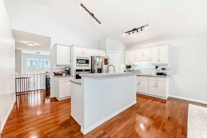 Property Photo: 3263 Signal Hill Drive SW AB T3H 3T7