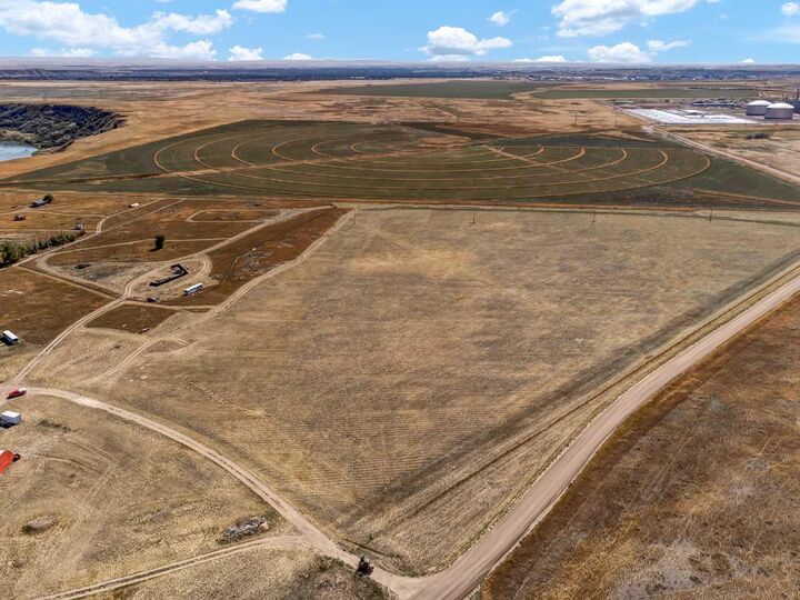 Property Photo: 6101 10 Avenue NW AB T1A 7H6