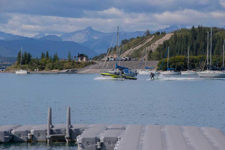 Property Photo: 607 Cottageclub Bend AB T4C 1B1