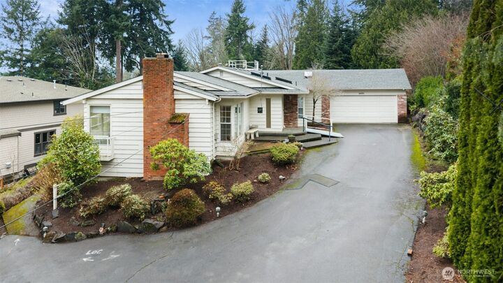 Property Photo: 6420 NE 129th Place WA 98034