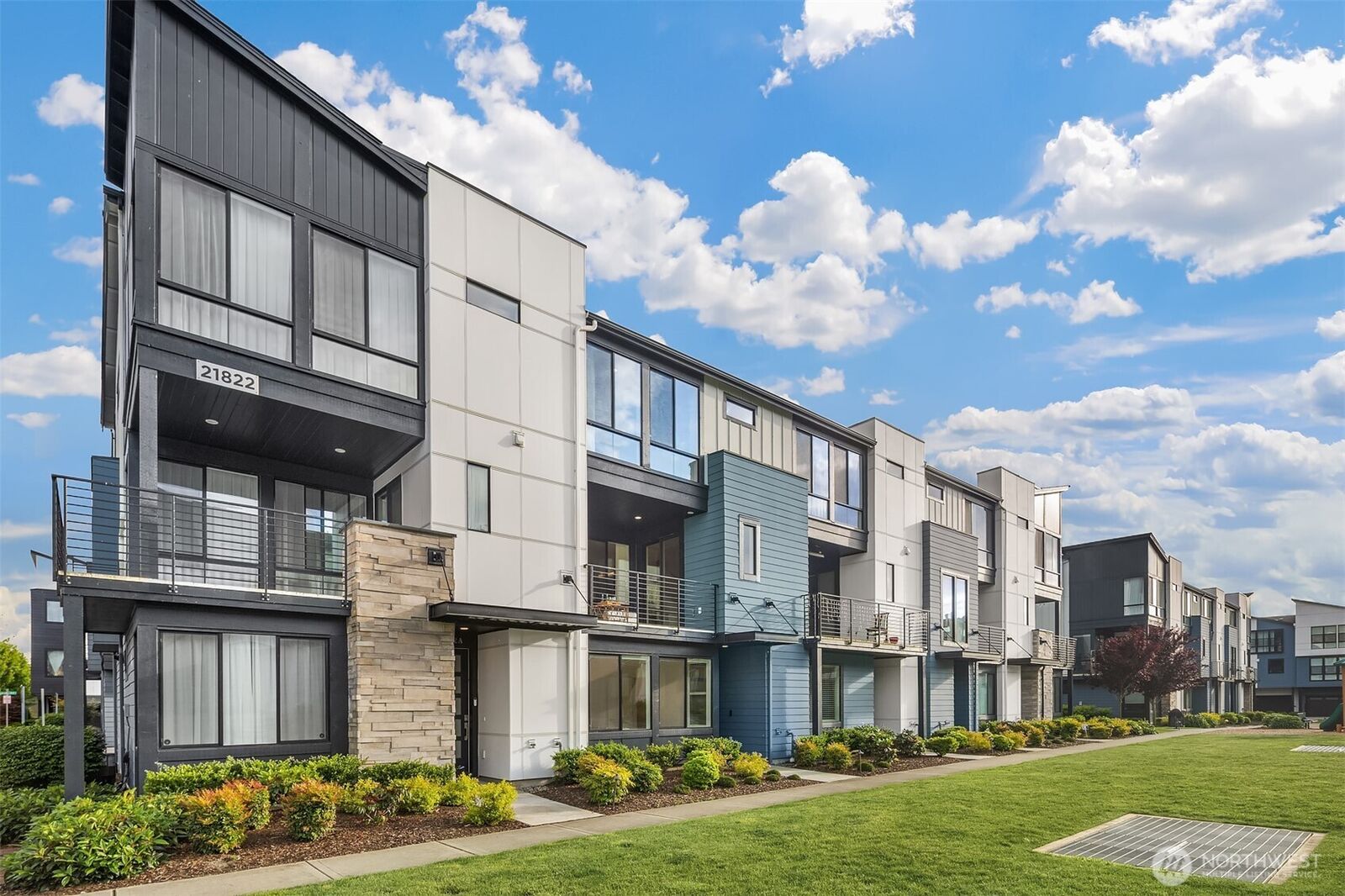 Property Photo: 21822 25th Avenue SE B WA 98021