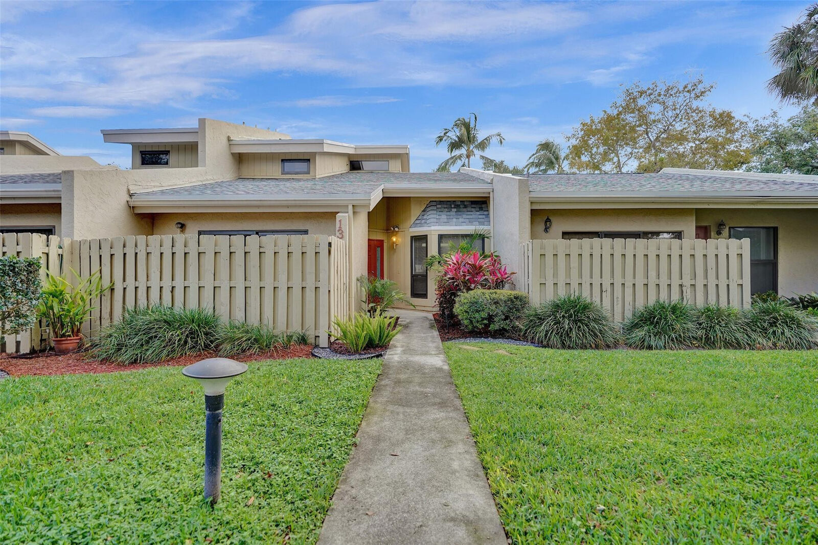 Property Photo: 1400 NW 9th Avenue B-13 FL 33486
