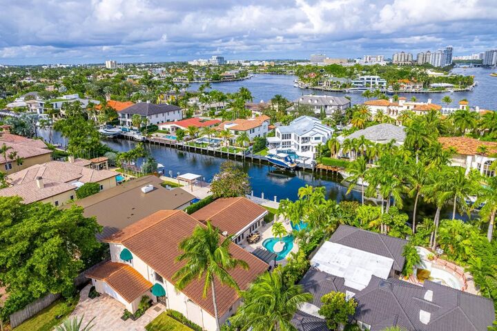 Property Photo: 2519 Barcelona Drive FL 33301