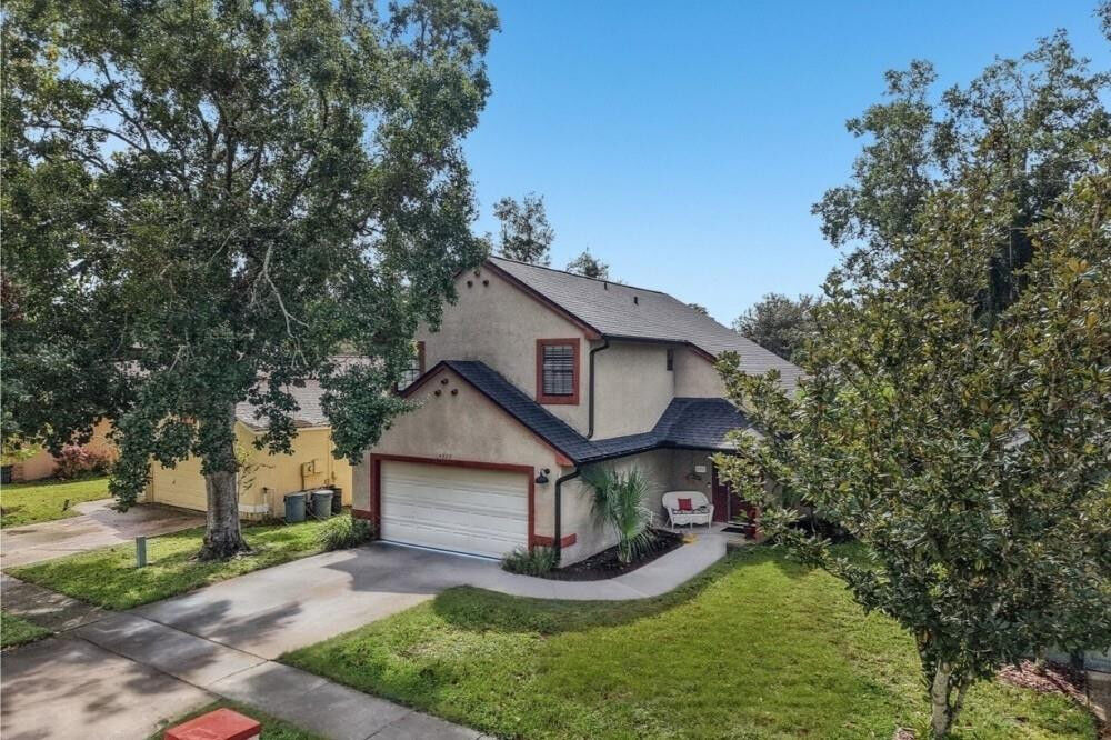 Property Photo: 4273 Fox Hollow Circle FL 32707