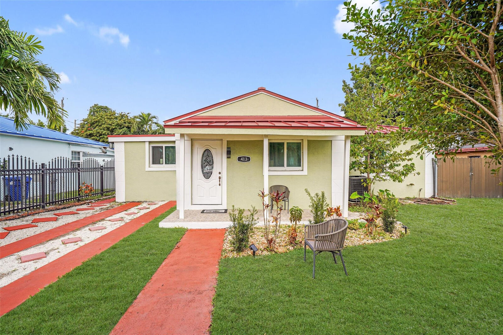 Property Photo: 413 NW 100th Terrace FL 33150