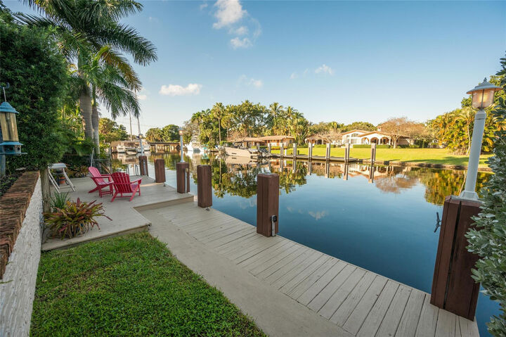 Property Photo:  1417 Ponce De Leon Drive  FL 33316 