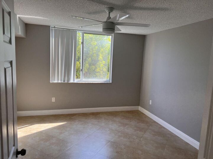 Property Photo: 1000 Scotia Drive 302 FL 33462