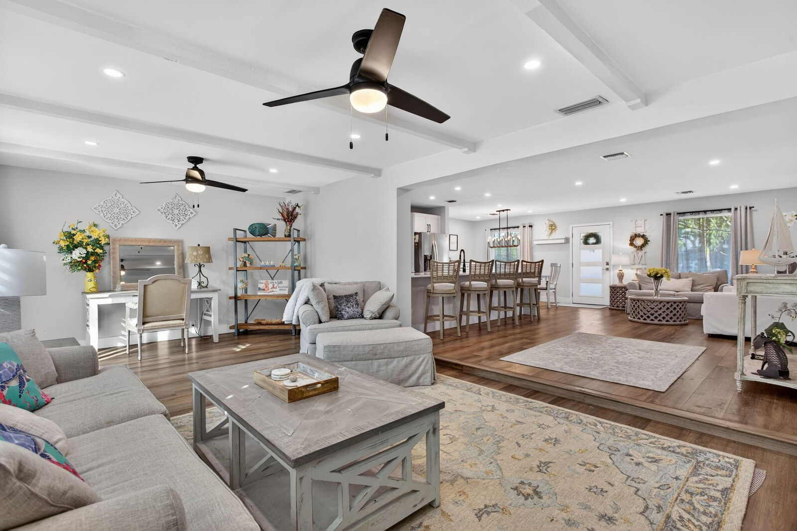 Property Photo:  801 SE 9th Avenue  FL 33441 