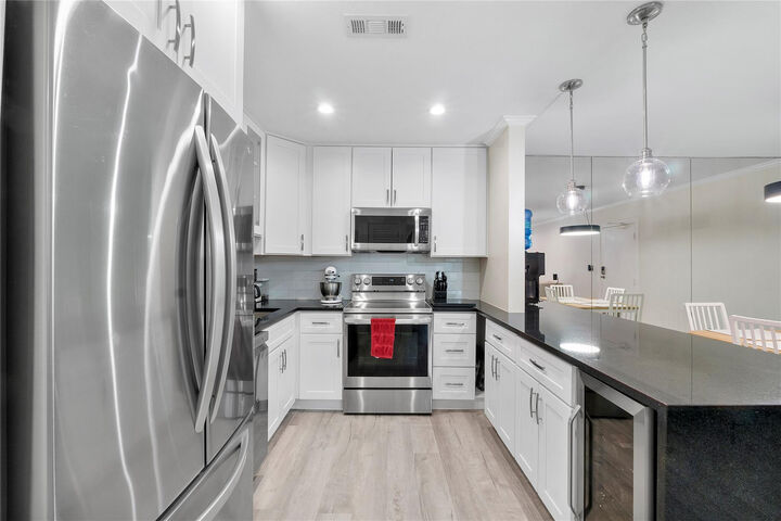 Property Photo:  6205 Bay Club Drive 3  FL 33308 